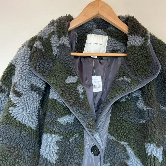 American Eagle Outfitters Camo Sherpa coat xl - Picture 4 of 11